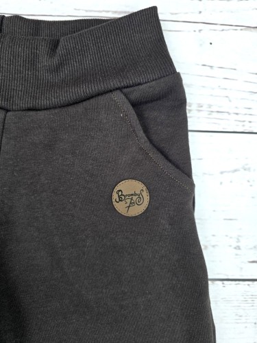 Spodnie dziecięce z dresówki pętelki – kolor czekoladowy